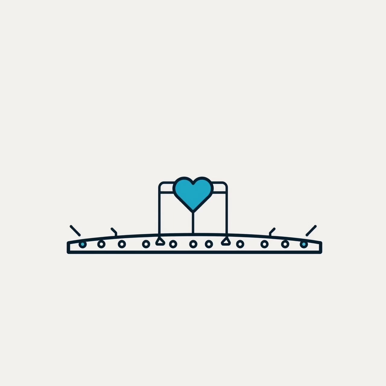 Niña usando una tableta educativa en el jardín con supervisión paterna